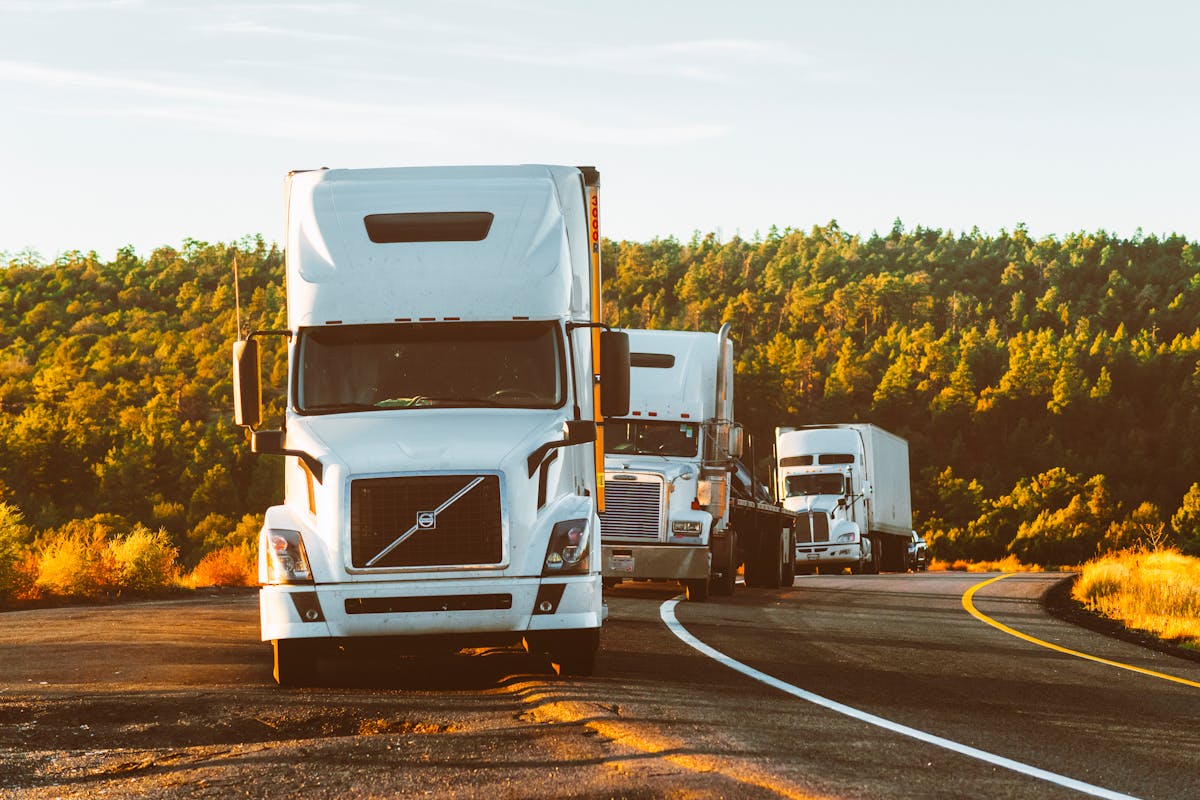 H & H TRUCKING SERVICES LLC